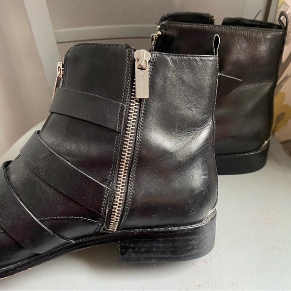 •Michael Kors Logo mid calf booties• Size 9M - Picture 6 of 9